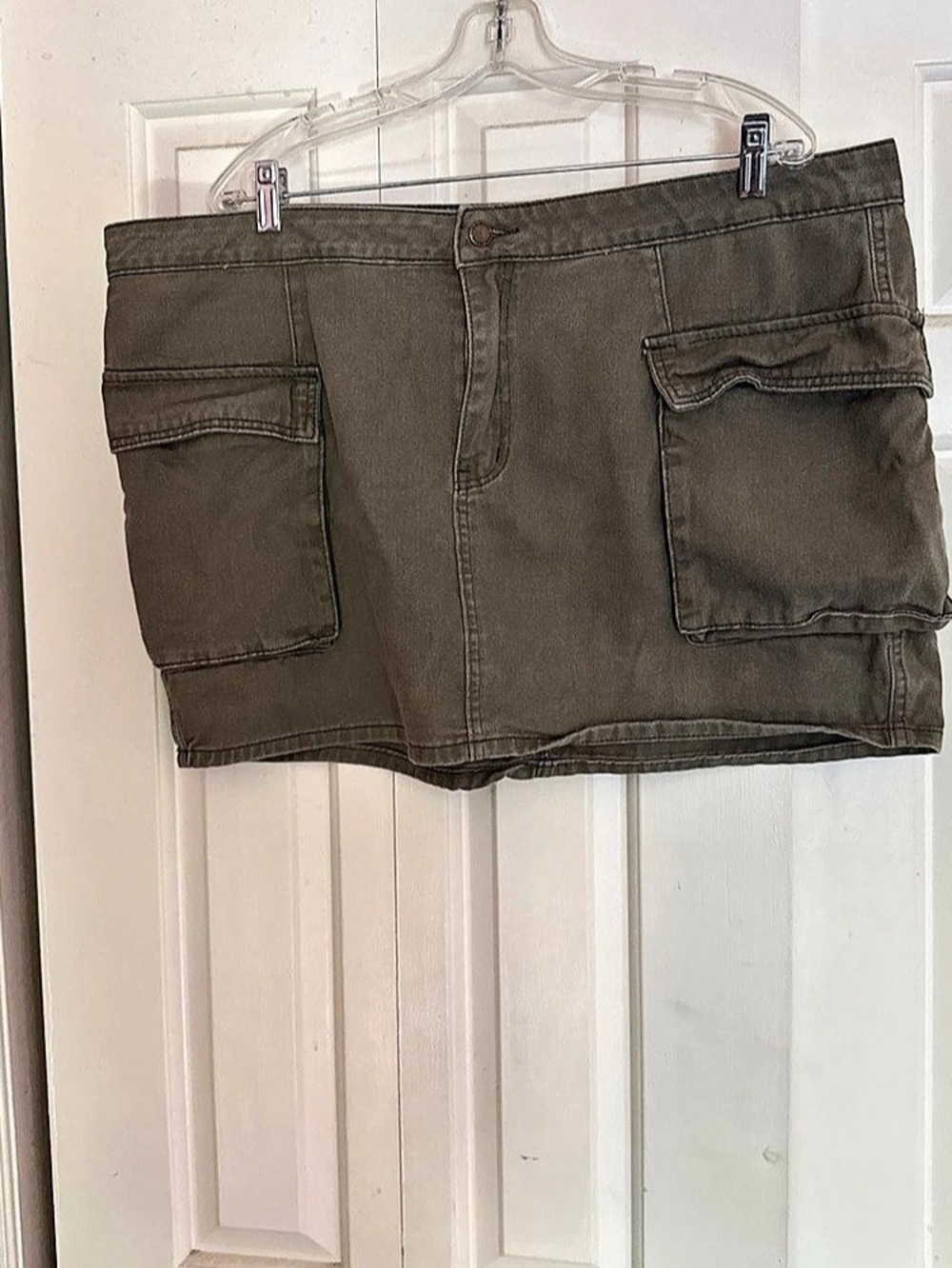 SHEIN Curve Cargo Mini Skirt in Army Green Size 3XL Like New